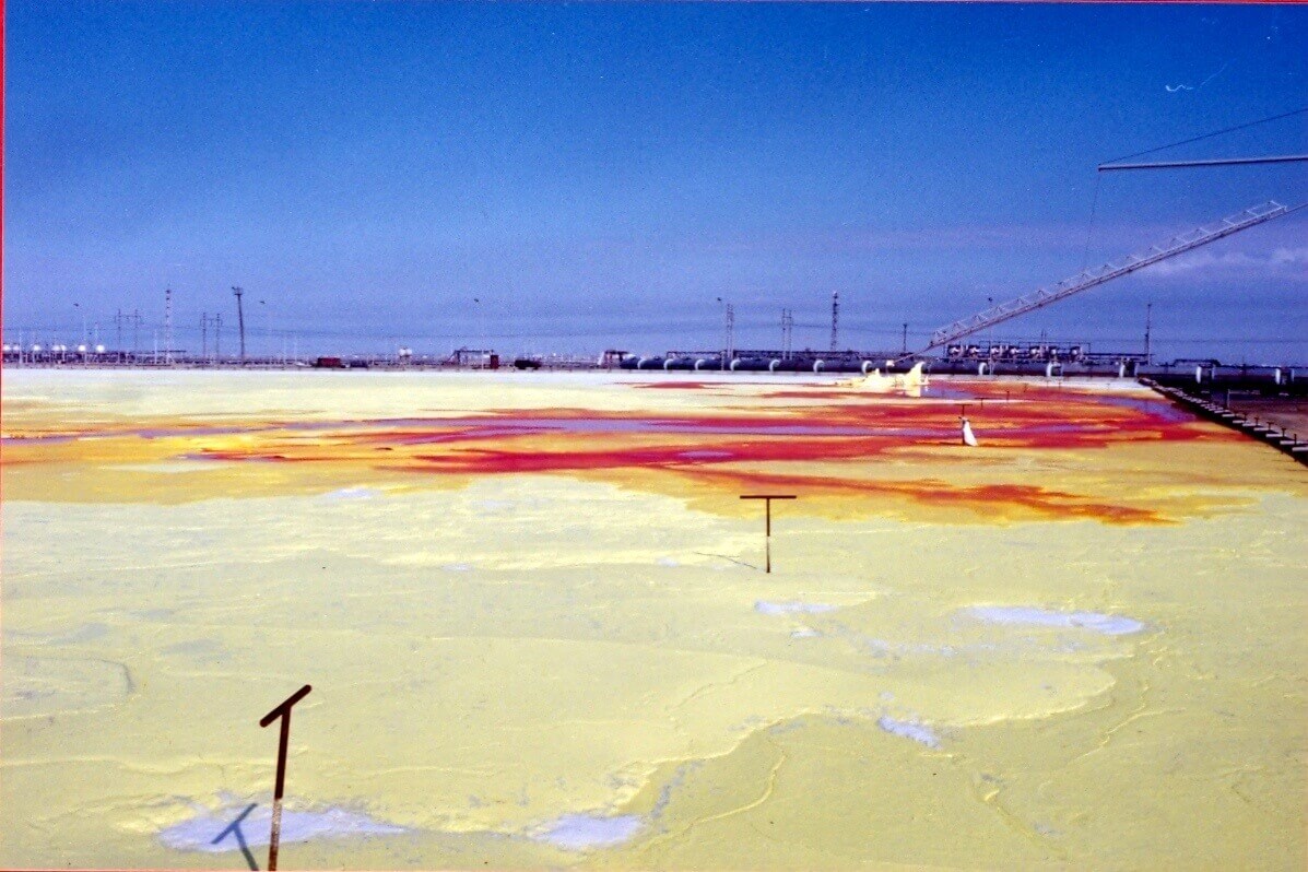 Sulfur Block Pouring